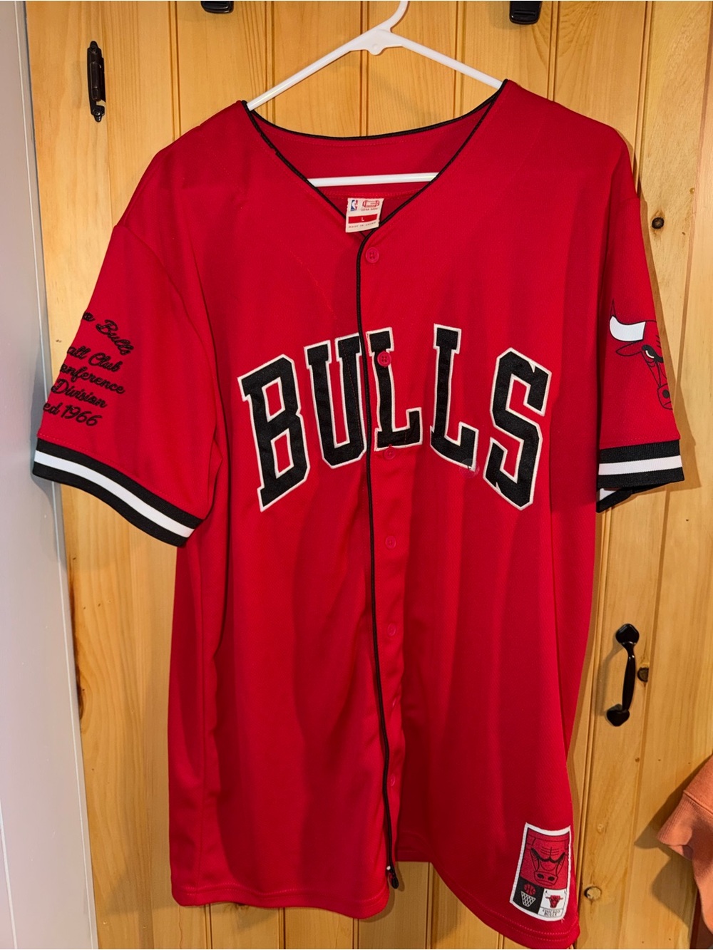 Ultra Game Chicago Bulls NBA Baseball Style Jersey- Mens Large
